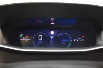 PEUGEOT 2008 GT EXCLUSIVE Hybrid 145 eDCS6 - Ítem9