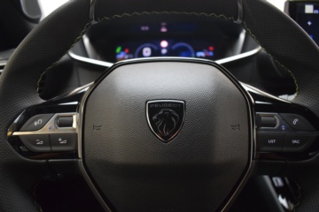 PEUGEOT 2008 GT EXCLUSIVE Hybrid 145 eDCS6 - Ítem10