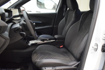 PEUGEOT 2008 GT EXCLUSIVE Hybrid 145 eDCS6 - Ítem20