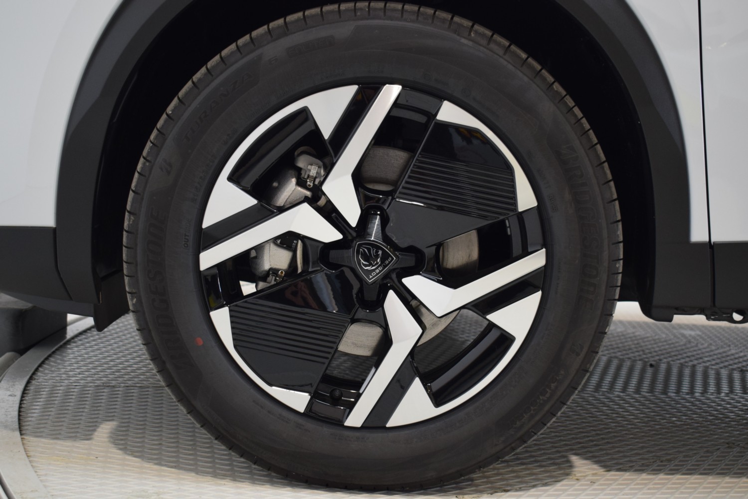 PEUGEOT 2008 GT N2008 Hybrid 145 eDCS6 - Ítem9