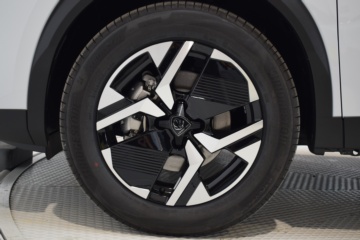 PEUGEOT 2008 GT N2008 Hybrid 145 eDCS6 - Ítem9