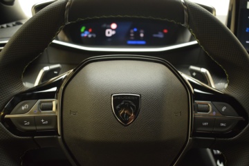 PEUGEOT 2008 GT N2008 Hybrid 145 eDCS6 - Ítem11