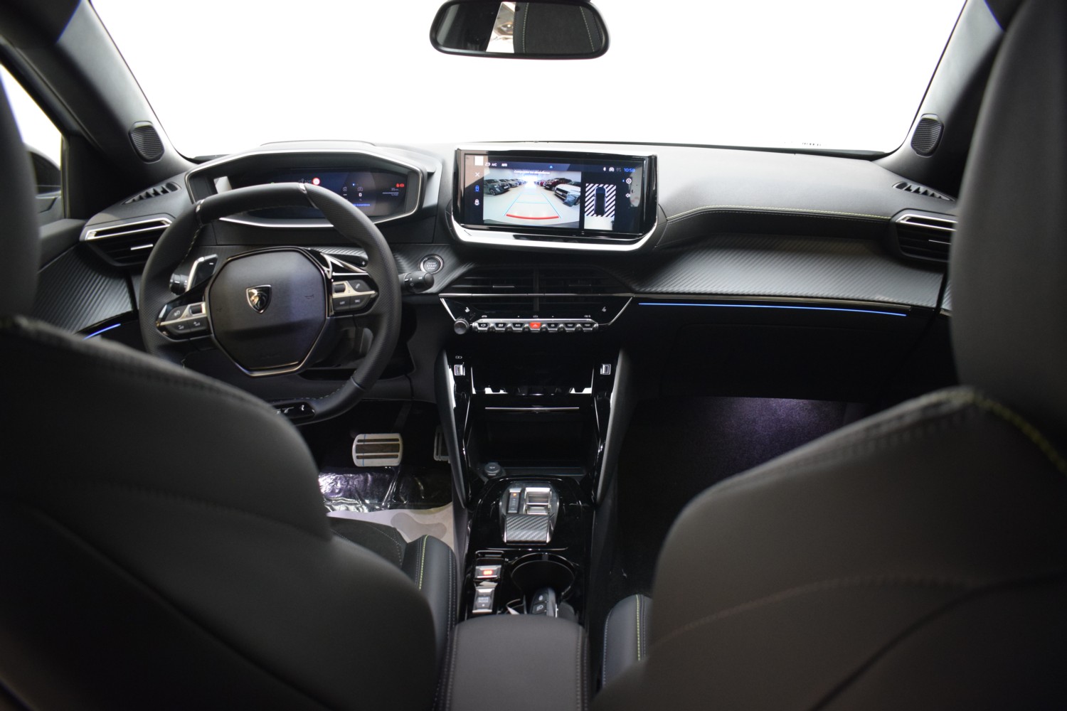 PEUGEOT 2008 GT N2008 Hybrid 145 eDCS6 - Ítem13