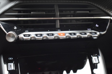 PEUGEOT 2008 GT N2008 Hybrid 145 eDCS6 - Ítem18