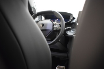 PEUGEOT 2008 GT N2008 Hybrid 145 eDCS6 - Ítem22