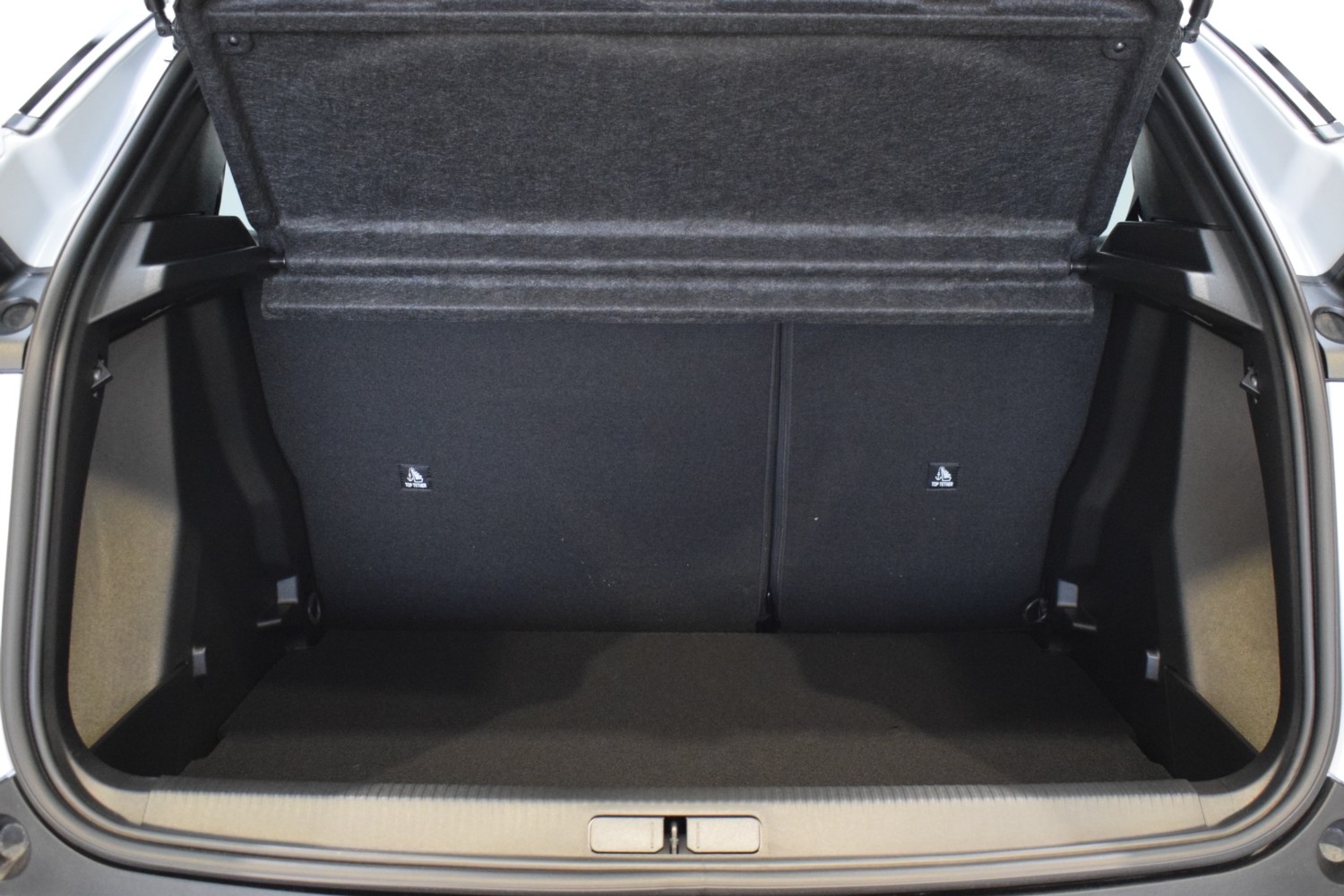 PEUGEOT 2008 GT N2008 Hybrid 145 eDCS6 - Ítem8