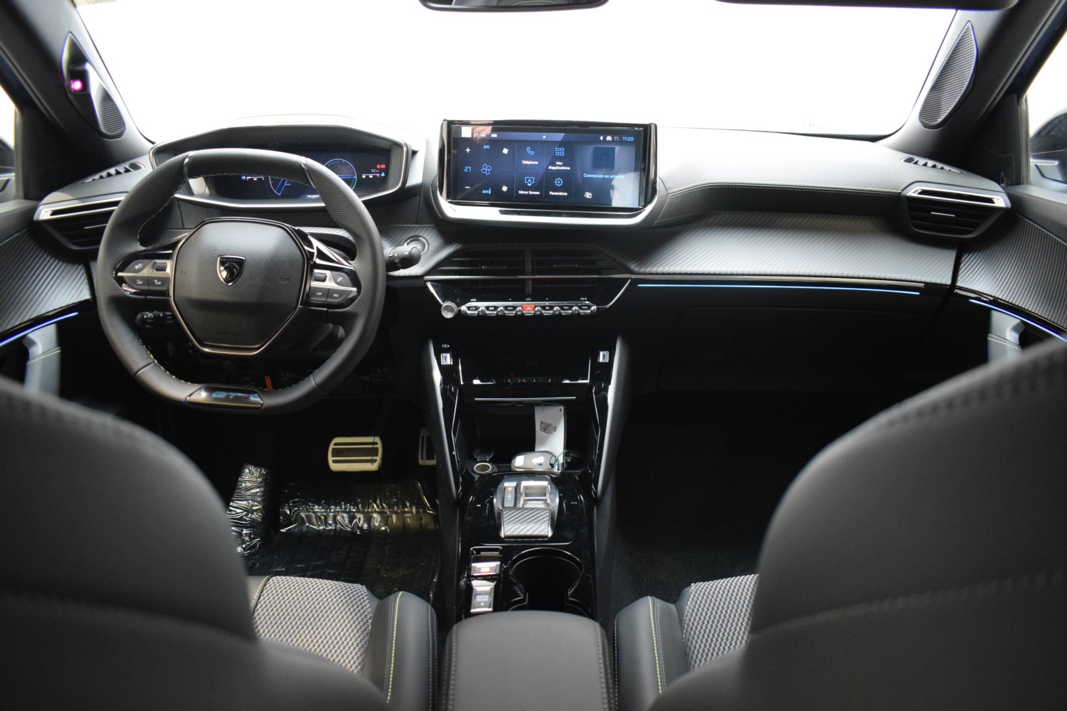 PEUGEOT 2008 GT Hybrid 145 eDCS6 - Ítem12