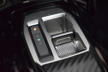 PEUGEOT 2008 GT Hybrid 145 eDCS6 - Ítem15