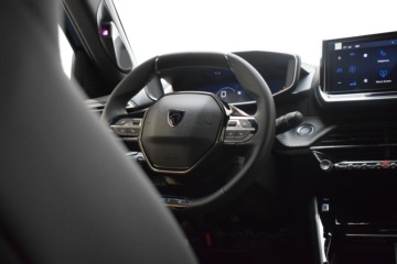 PEUGEOT 2008 GT Hybrid 145 eDCS6 - Ítem20