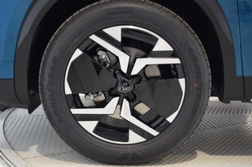 PEUGEOT 2008 GT Hybrid 145 eDCS6 - Ítem8