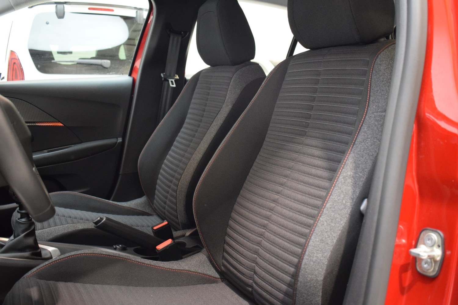 PEUGEOT 208 ALLURE Puretech 100CV - Ítem20