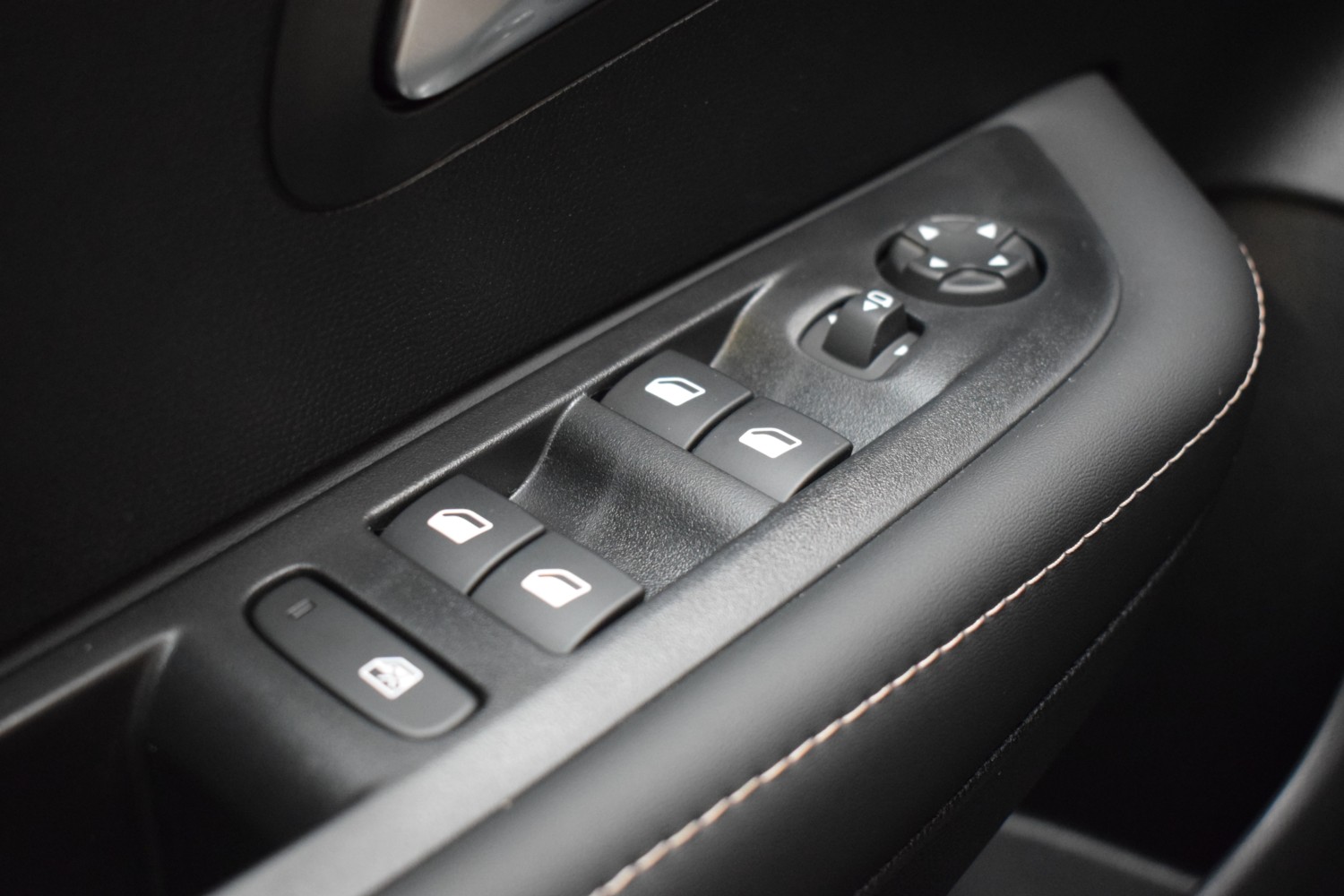 PEUGEOT 208 ALLURE TURBO 100 CV S&S 6 Vel. MAN - Ítem14