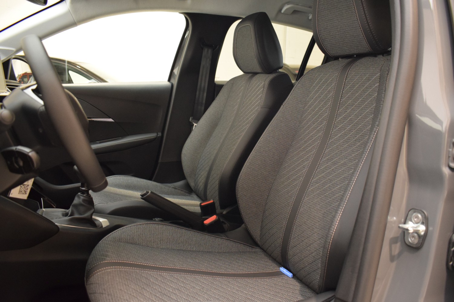 PEUGEOT 208 ALLURE TURBO 100 CV S&S 6 Vel. MAN - Ítem21