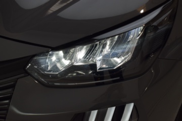 PEUGEOT 208 ALLURE Gasolina 100 S&S 6 Vel. MAN - Ítem24