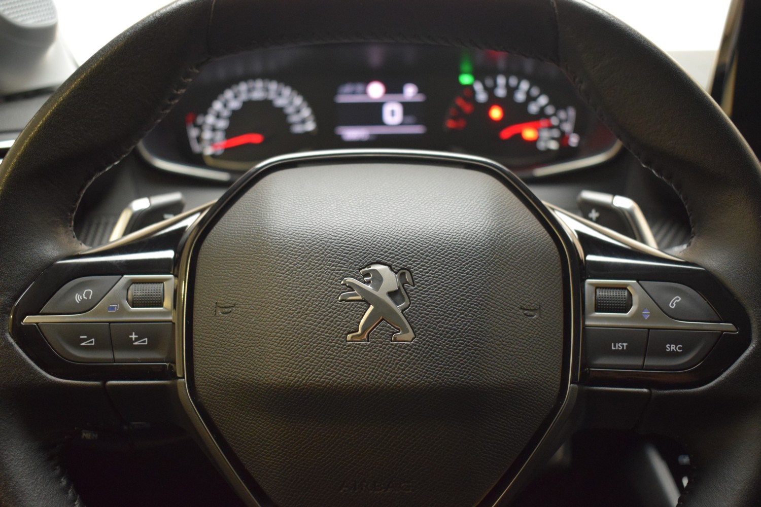 PEUGEOT 208 ALLURE Puretech 100CV EAT8 - Ítem11