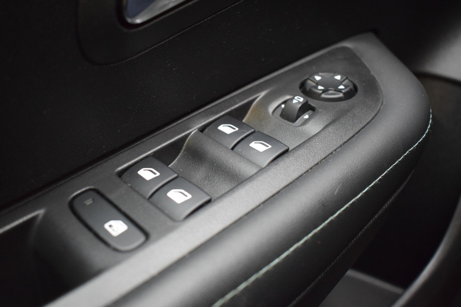 PEUGEOT 208 ALLURE Puretech 100CV EAT8 - Ítem14