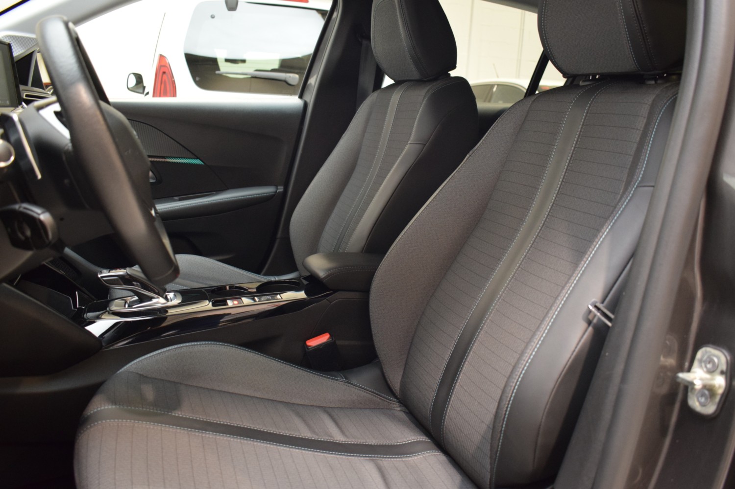 PEUGEOT 208 ALLURE Puretech 100CV EAT8 - Ítem20