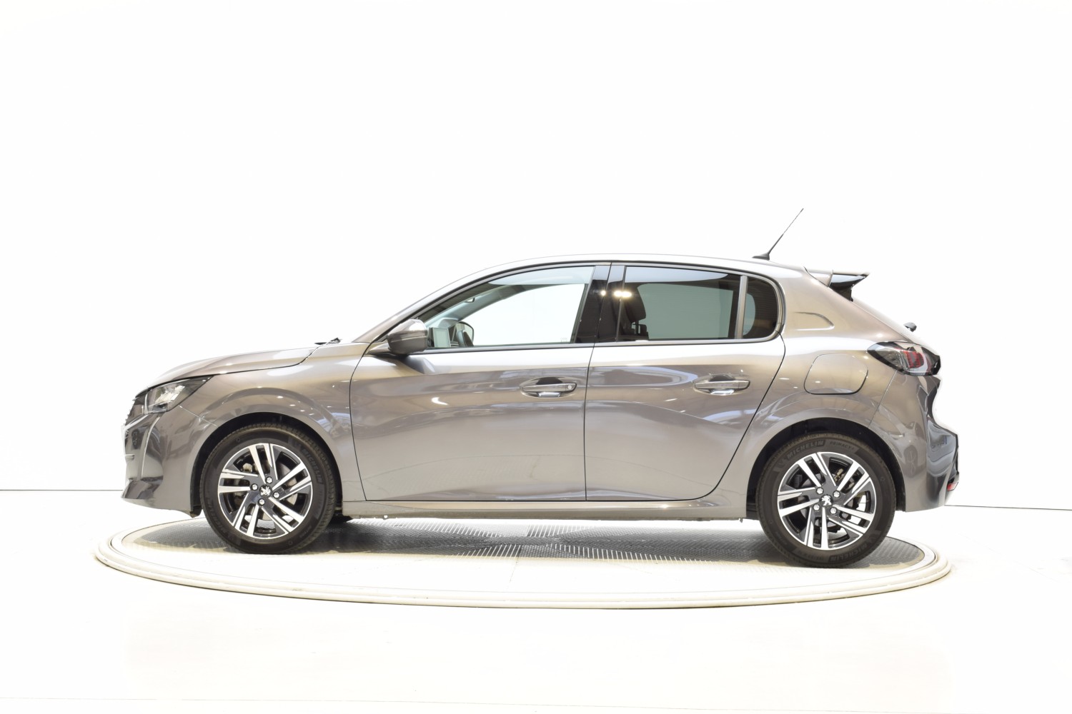 PEUGEOT 208 ALLURE Puretech 100CV EAT8 - Ítem1