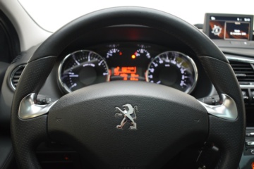 PEUGEOT 3008 ALLURE 1.6 BlueHDI 120 FAP - Ítem11