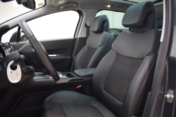 PEUGEOT 3008 ALLURE 1.6 BlueHDI 120 FAP - Ítem21