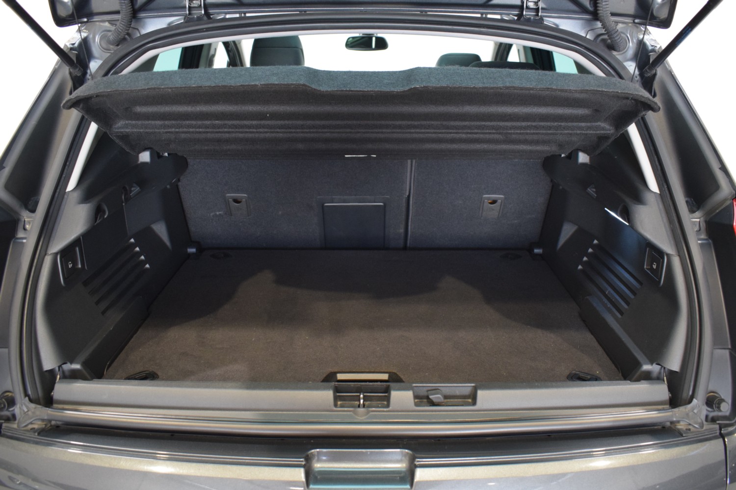 PEUGEOT 3008 ALLURE 1.6 BlueHDI 120 FAP - Ítem8