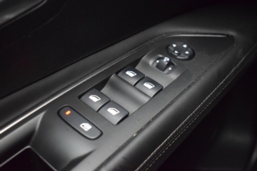 PEUGEOT 3008 ALLURE BlueHDi 96kW (130CV) S&S EAT8 - Ítem17
