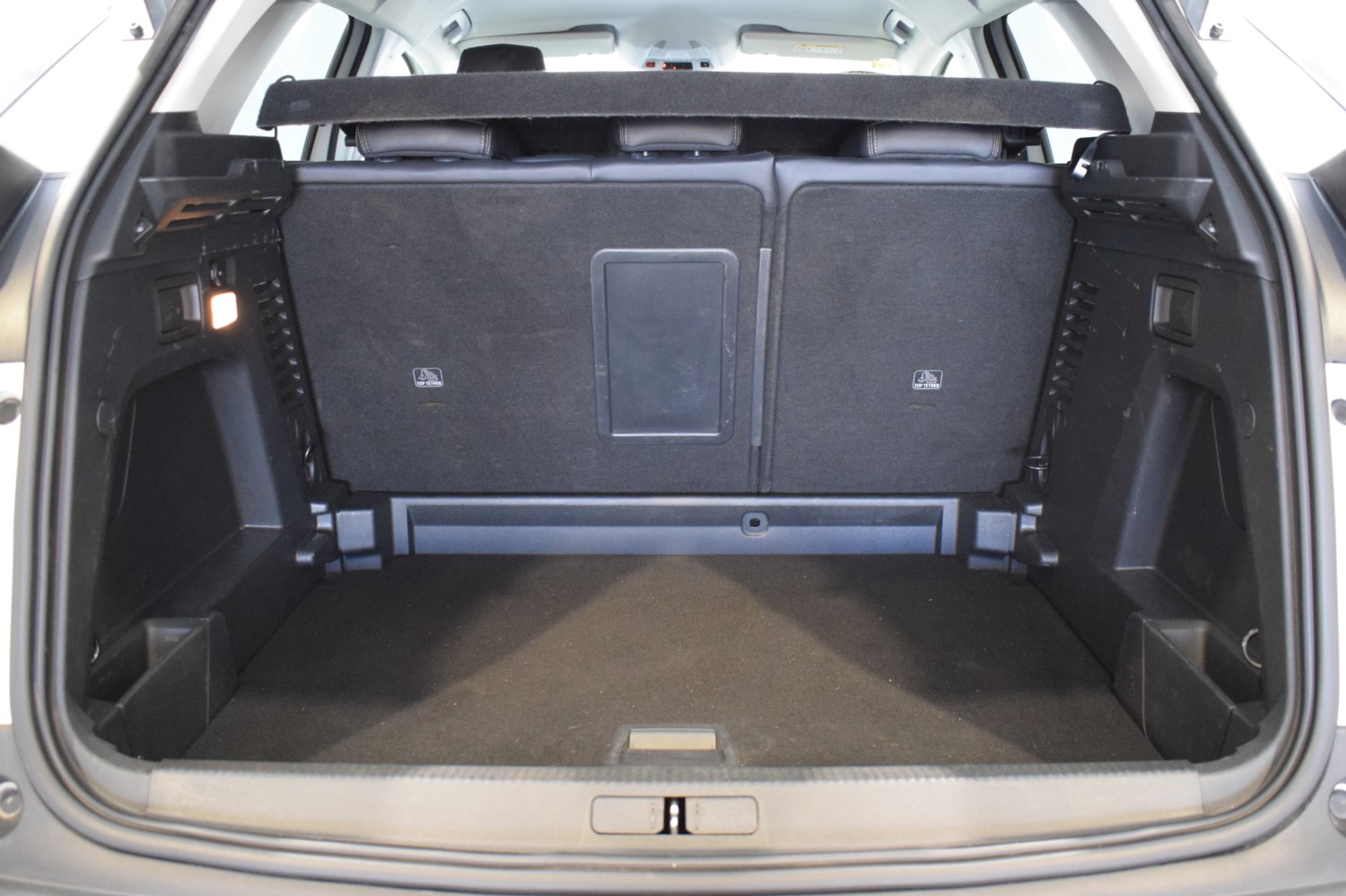 PEUGEOT 3008 ALLURE BlueHDi 96kW (130CV) S&S EAT8 - Ítem8