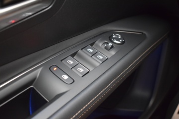 PEUGEOT 3008 GT PACK 1.6 PureTech 180cv S&S EAT8 - Ítem15