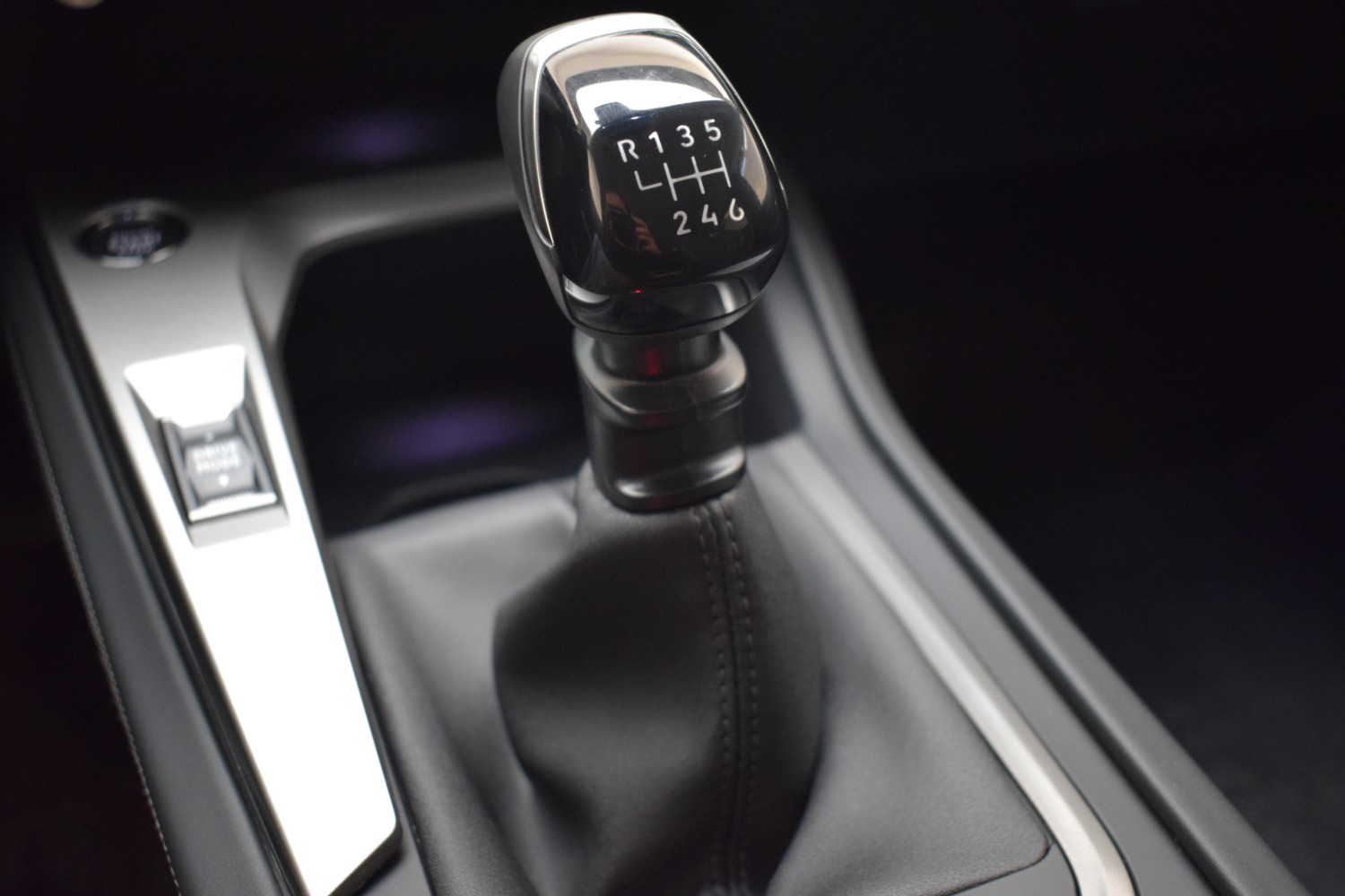 PEUGEOT 308 ALLURE Puretech 130CV - Ítem16