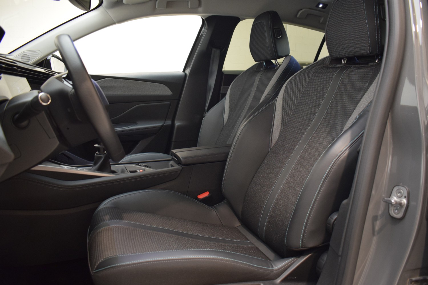 PEUGEOT 308 ALLURE Puretech 130CV - Ítem20