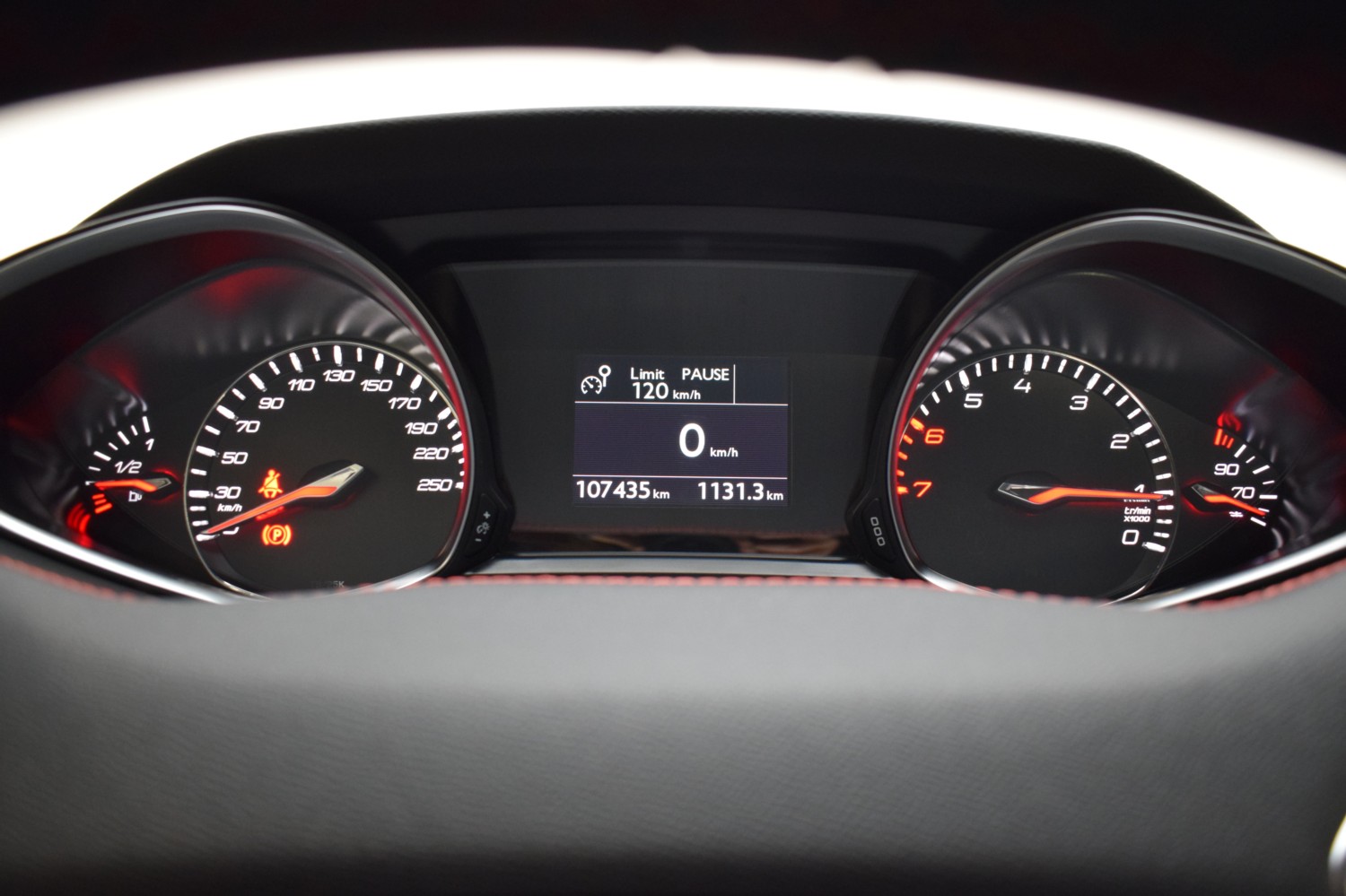 PEUGEOT 308 GT LINE 5p 1.2 PureTech 96KW (130CV) S&S - Ítem10