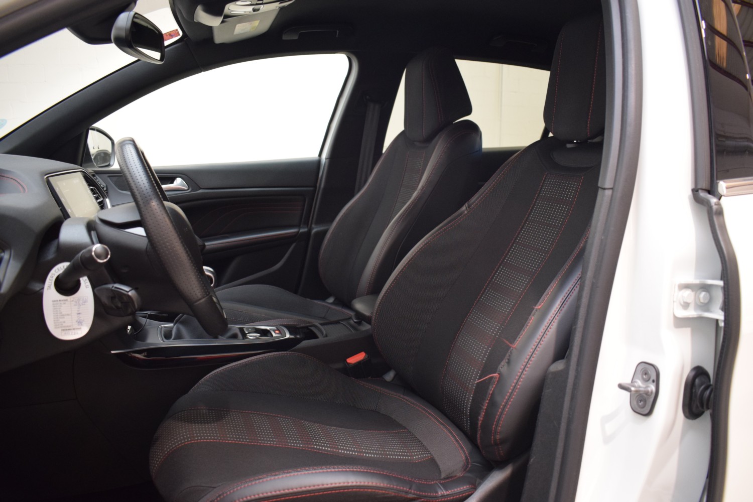 PEUGEOT 308 GT LINE 5p 1.2 PureTech 96KW (130CV) S&S - Ítem20