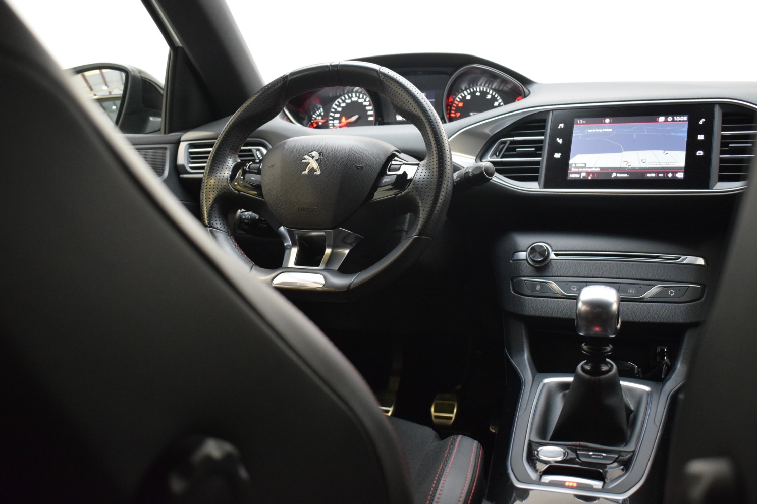 PEUGEOT 308 GT LINE 5p 1.2 PureTech 96KW (130CV) S&S - Ítem21