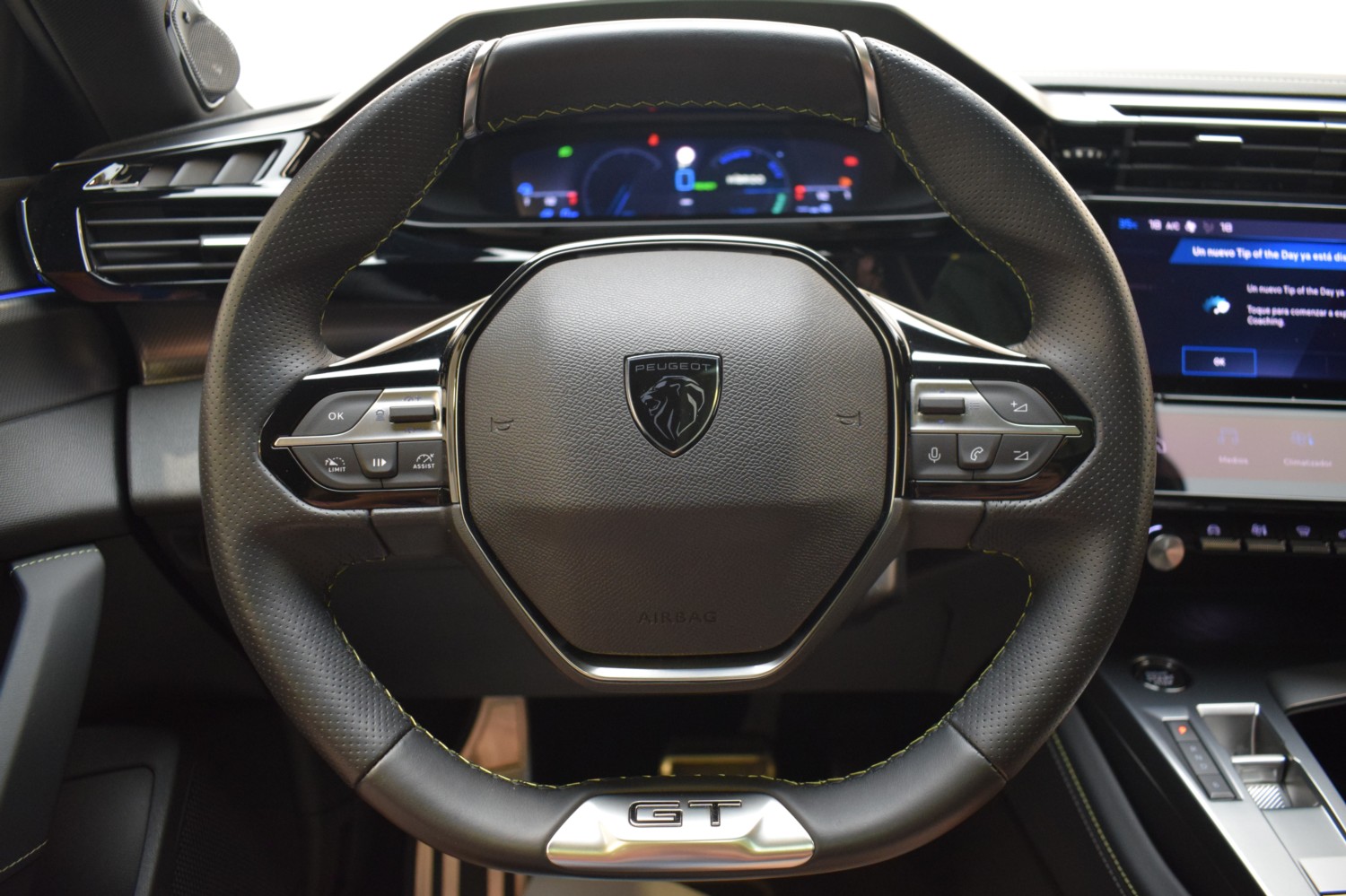 PEUGEOT N308 GT 1.6 PHEV 180cv eEAT8 - Ítem12