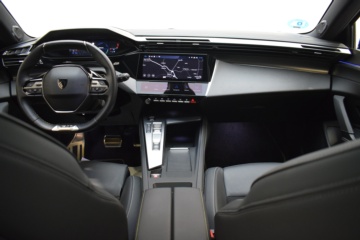 PEUGEOT N308 GT 1.6 PHEV 180cv eEAT8 - Ítem13