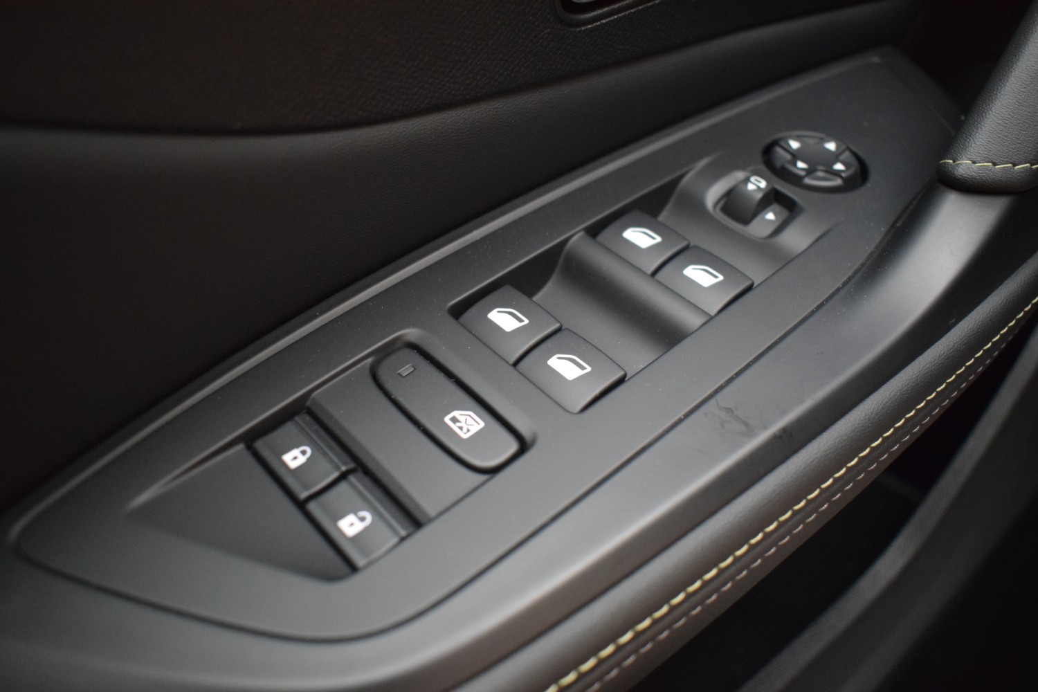 PEUGEOT N308 GT 1.6 PHEV 180cv eEAT8 - Ítem14