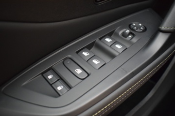 PEUGEOT N308 GT 1.6 PHEV 180cv eEAT8 - Ítem14