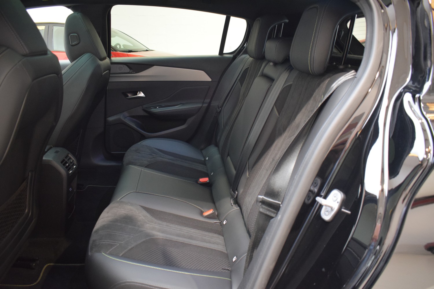 PEUGEOT N308 GT 1.6 PHEV 180cv eEAT8 - Ítem22