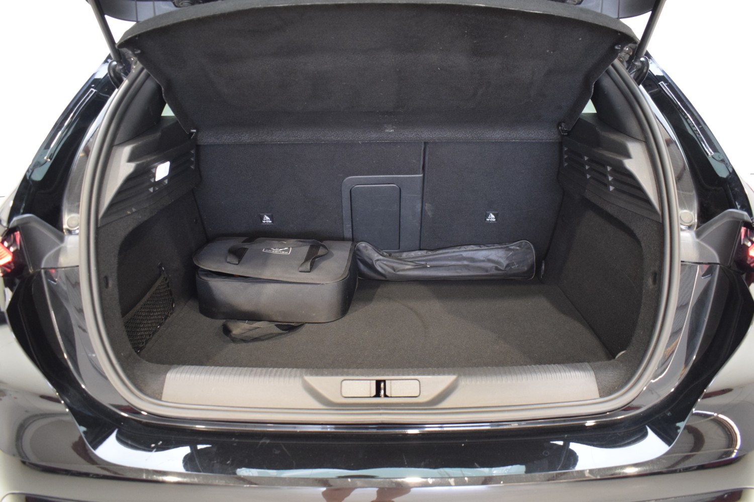 PEUGEOT N308 GT 1.6 PHEV 180cv eEAT8 - Ítem8
