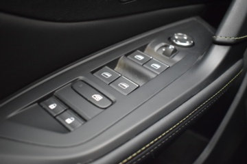 PEUGEOT 308 GT PACK 5P PHEV 180CV eEAT8 - Ítem14