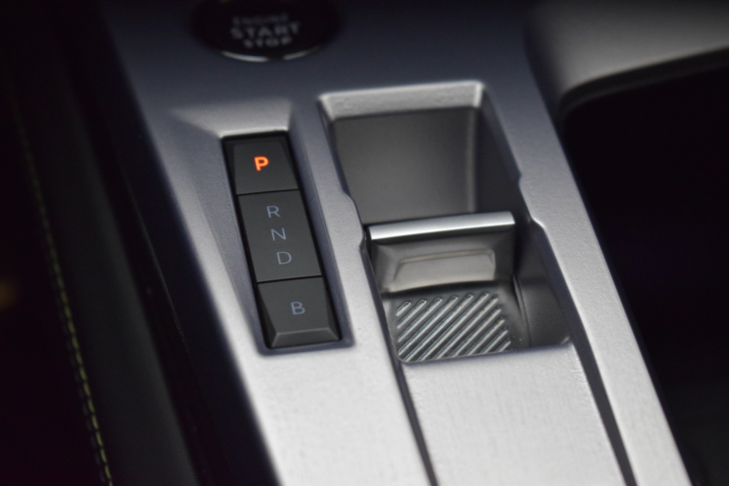 PEUGEOT 308 GT PACK 5P PHEV 180CV eEAT8 - Ítem16