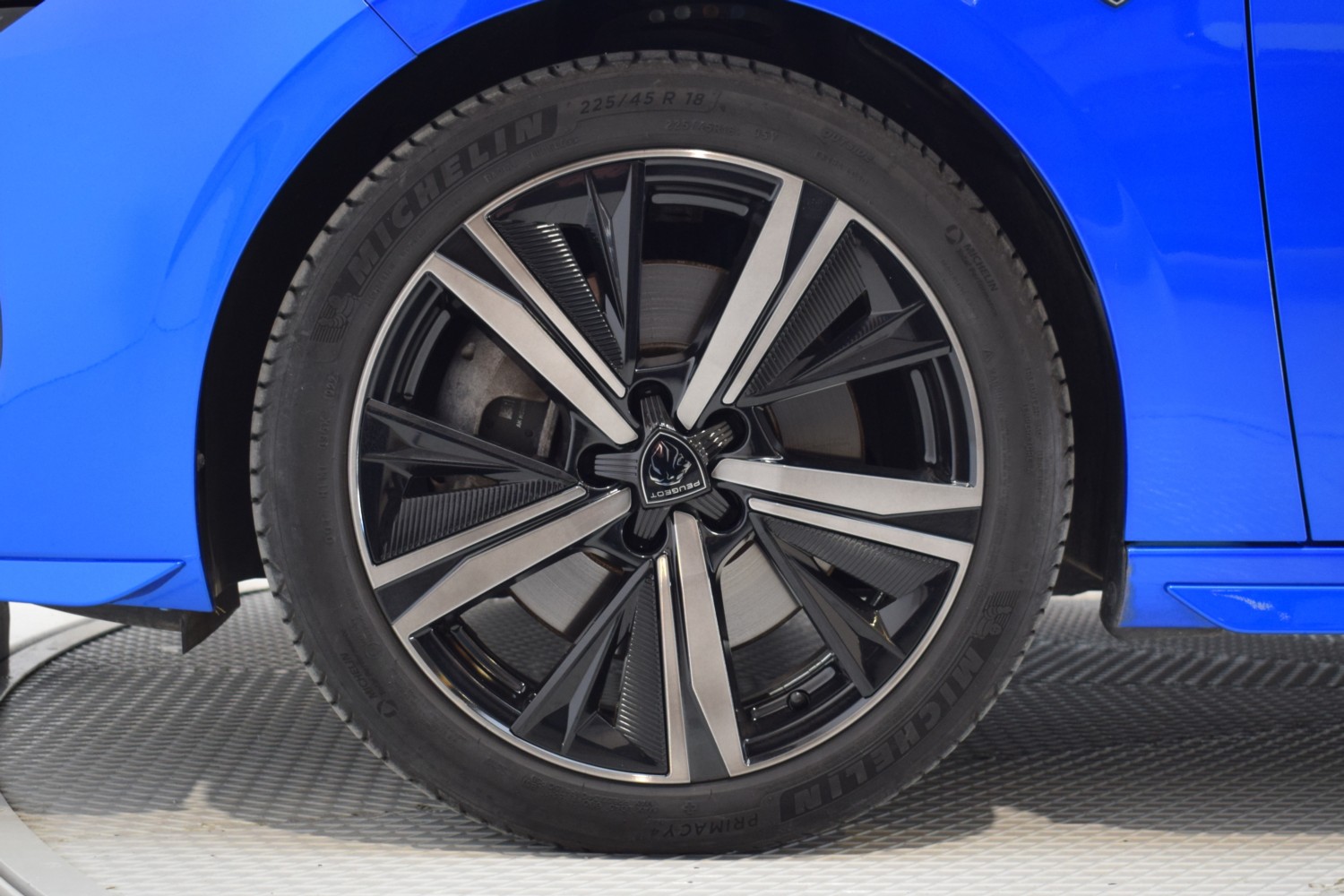 PEUGEOT 308 GT PACK 5P PHEV 180CV eEAT8 - Ítem8