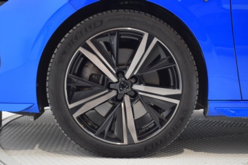 PEUGEOT 308 GT PACK 5P PHEV 180CV eEAT8 - Ítem8