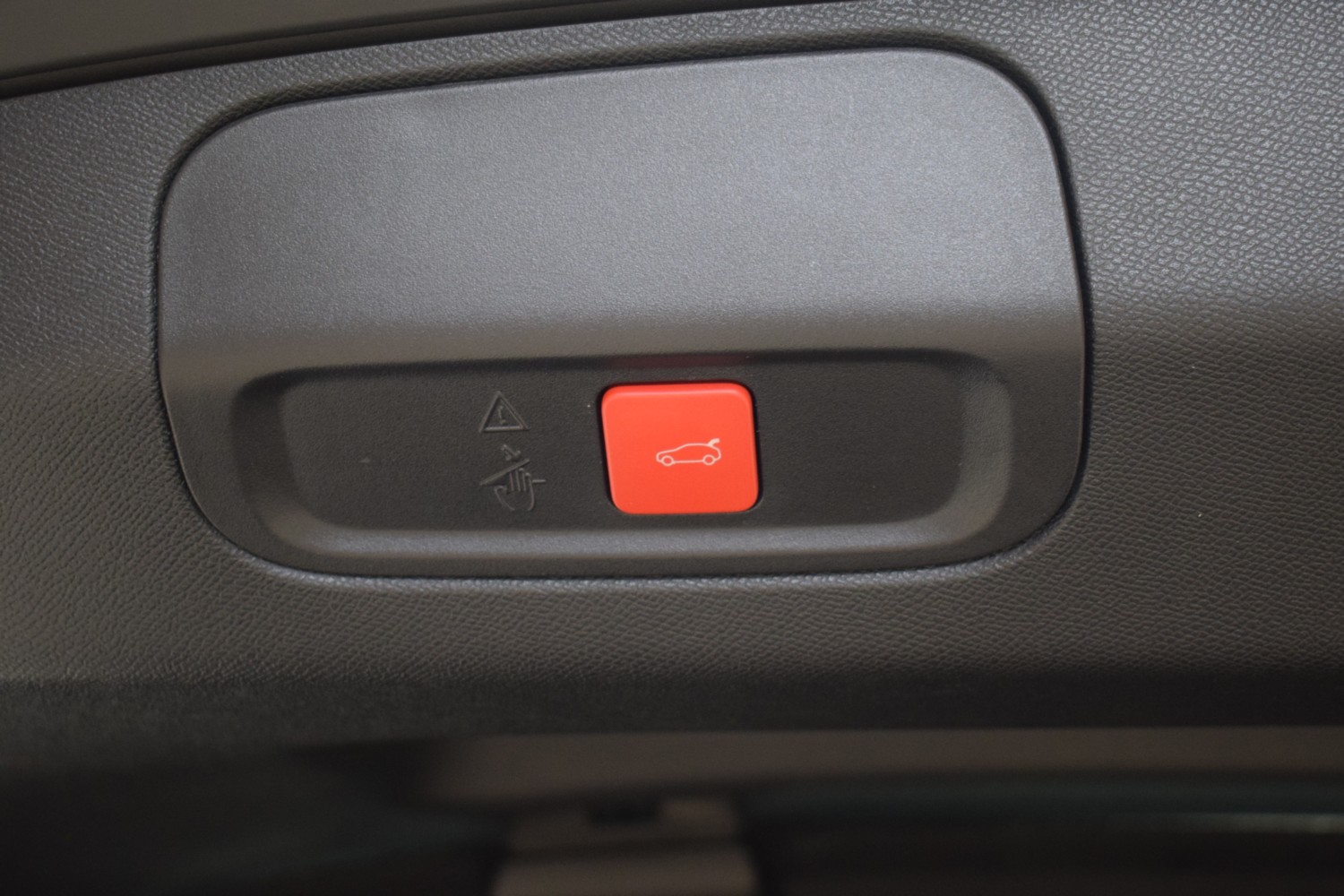 PEUGEOT 408 GT PHEV 180CV e-EAT8 - Ítem9