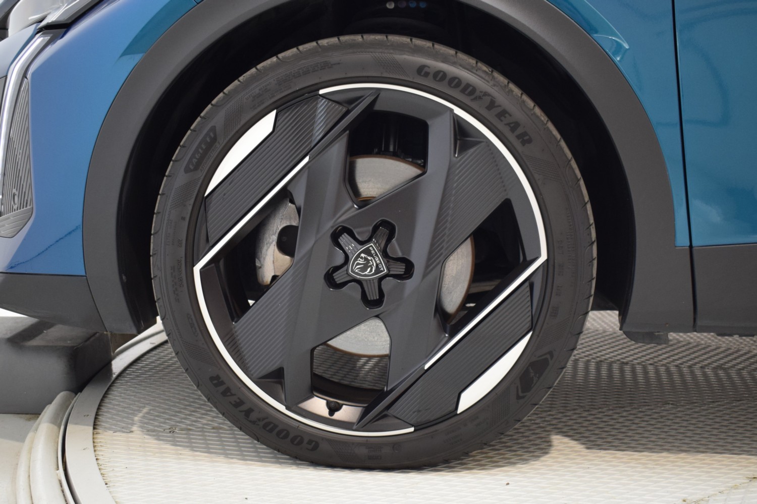 PEUGEOT 408 GT PHEV 180CV e-EAT8 - Ítem10