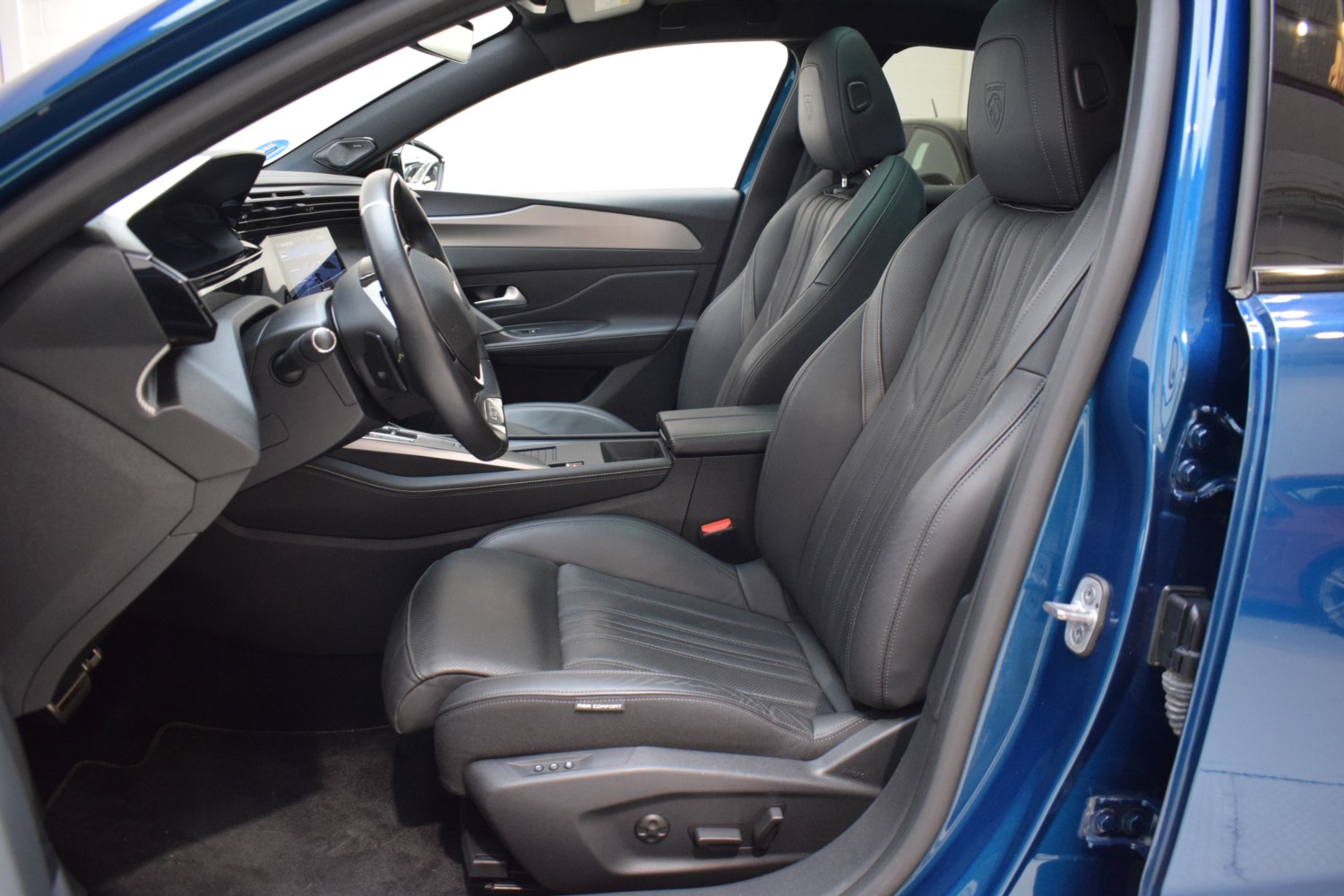 PEUGEOT 408 GT PHEV 180CV e-EAT8 - Ítem20