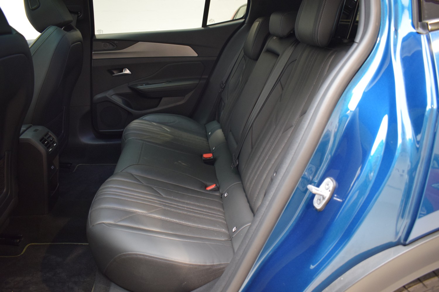 PEUGEOT 408 GT PHEV 180CV e-EAT8 - Ítem23
