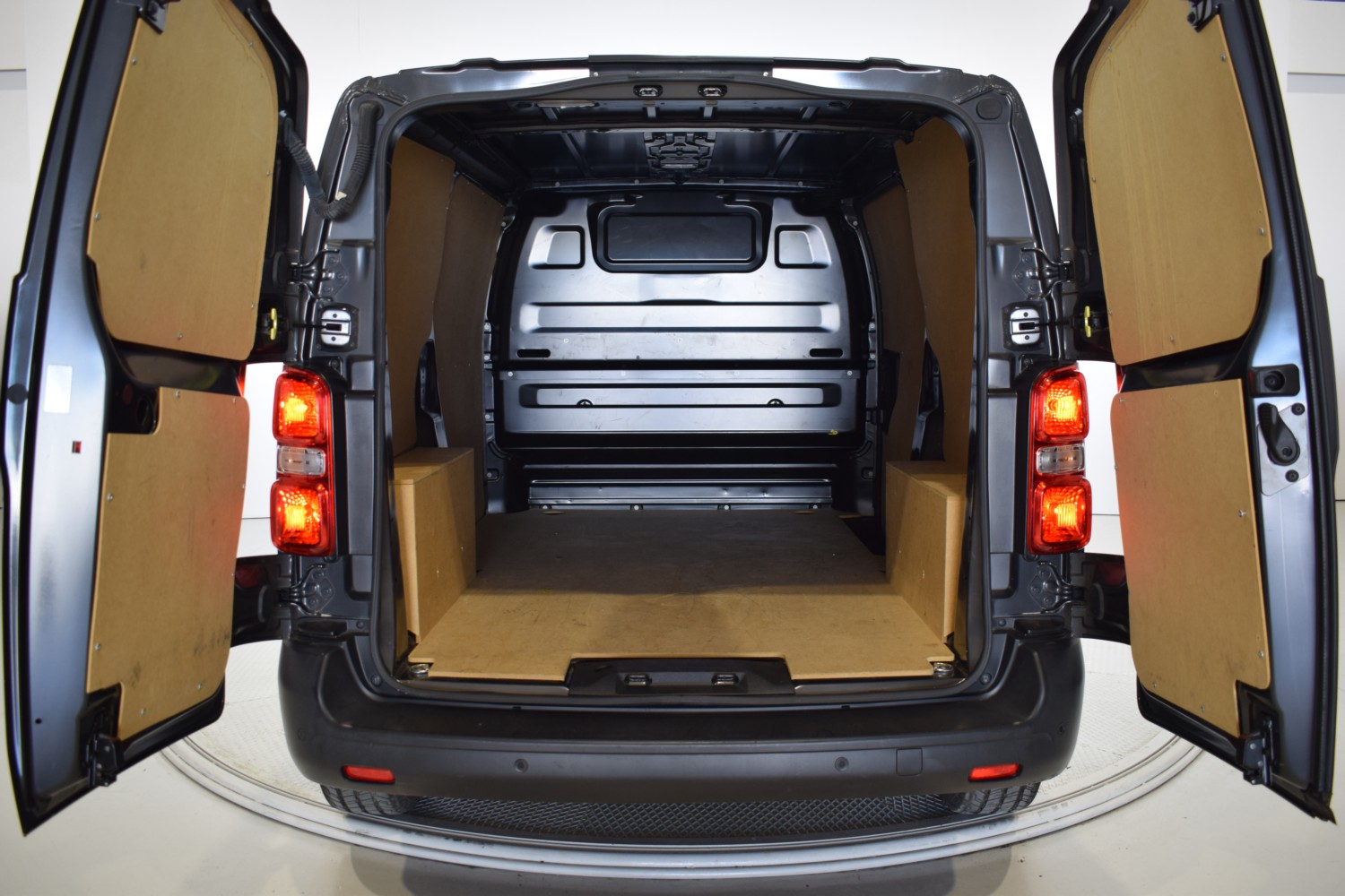 PEUGEOT EXPERT Furgón BlueHDi 120 S&S 6v Standard - Ítem9