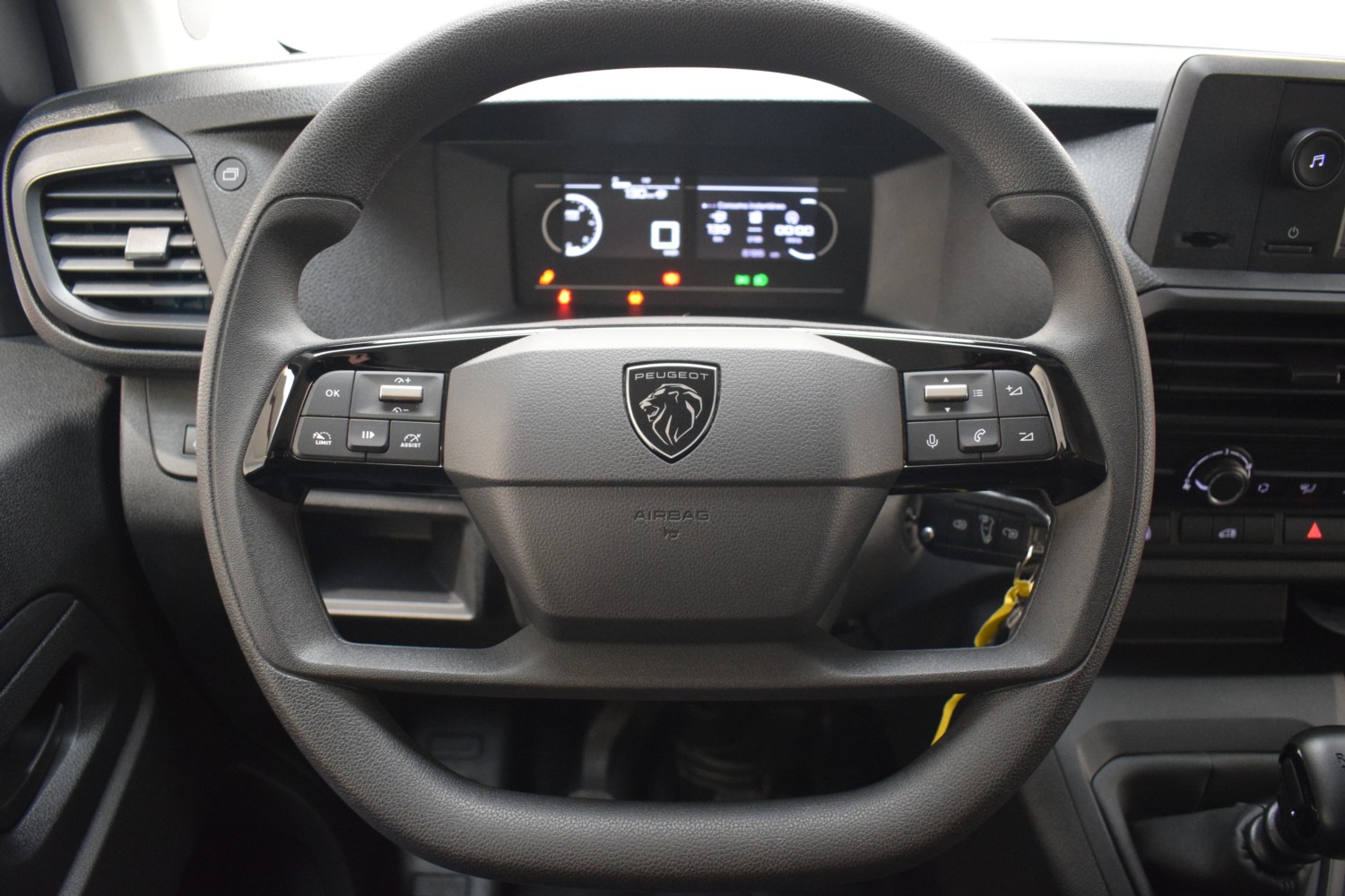 PEUGEOT EXPERT Furgón BlueHDi 120 S&S 6v Standard - Ítem14