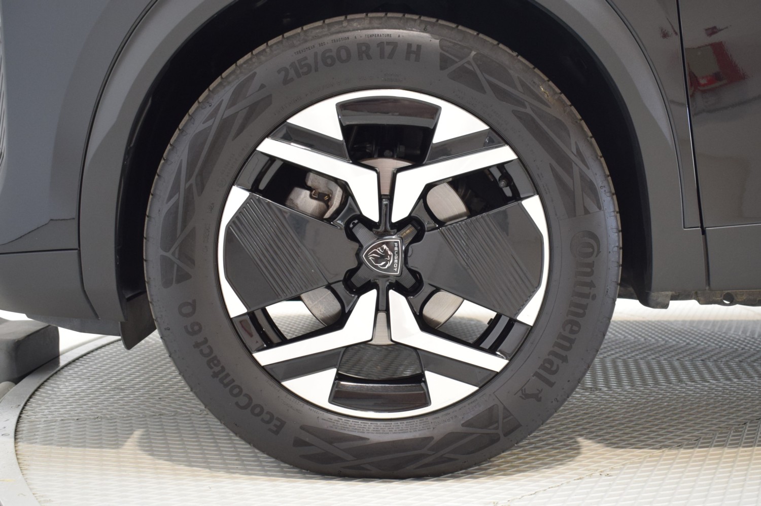 PEUGEOT 20008 ALLURE PURETECH 100 S&S 6 Vel. MAN - Ítem9